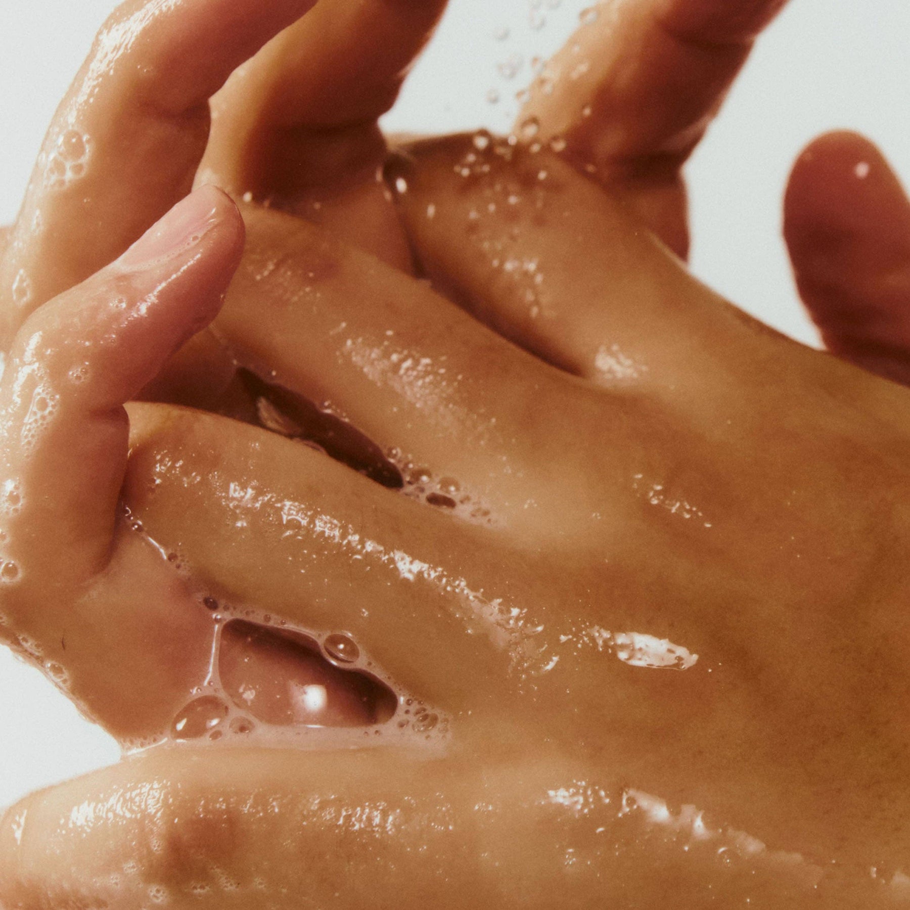 SIDIA SOAKED: The Hand Exfoliant – Resurfacing & Smoothing Hand Scrub