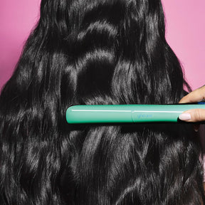 ghd Gold Styler - Glazed Blue Limited Edition with Heat-Resistant Bag