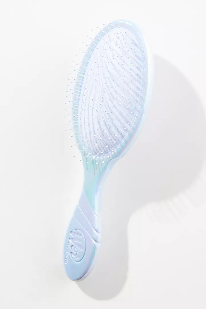 The Wetbrush Original Detangler Holographic Blue