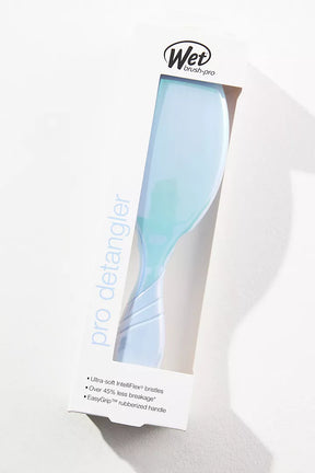 The Wetbrush Original Detangler Holographic Blue