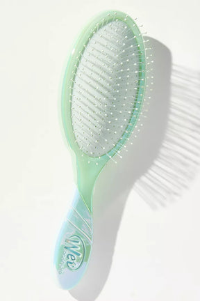 The Wetbrush Original Detangler Holographic Green